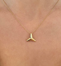 Carica l&#39;immagine nel visualizzatore di Gallery, Three pointed star, pendant necklace