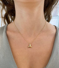 Load image into Gallery viewer, Three pointed star, pendant necklace
