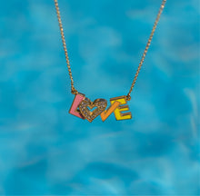 Laden Sie das Bild in den Galerie-Viewer, Love, pendant necklace