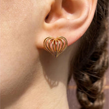 Load image into Gallery viewer, See through my heart, ear studs