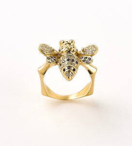 Flying Bee, ring